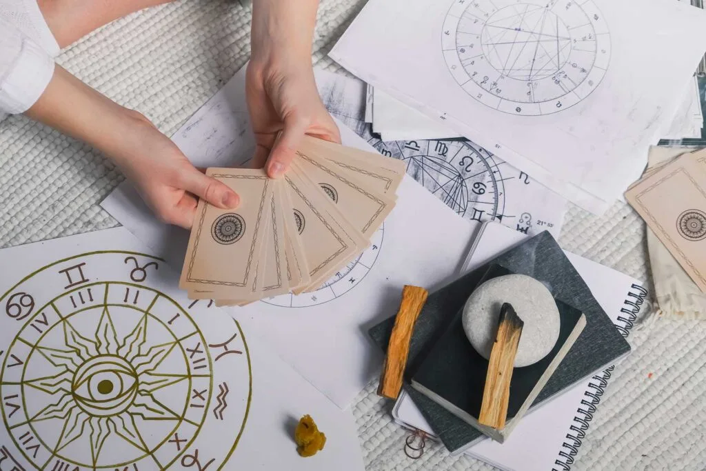 Intuitive psychic reading — astrology and clairvoyant guidance with Miss Violet